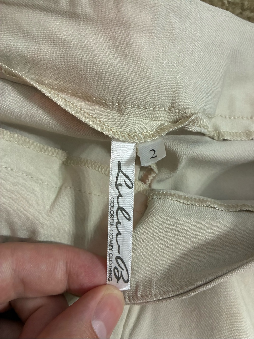 Lulu-B Colorful Comfy Clothing Beige Bermuda Shorts Size 2 Stretch Golf Resort - Picture 2 of 4